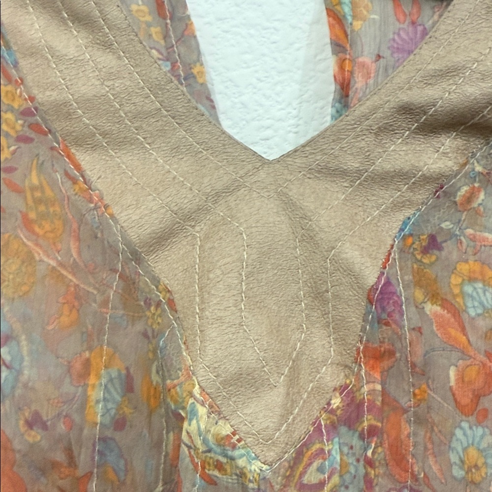 Absolu Comfort Paris Floral Sheer Blouse - Multicolor - Picture 3 of 9